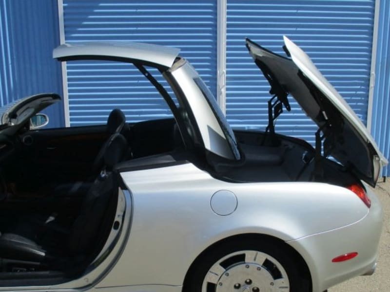 Lexus SC430 Convertible 2002 price $9,990