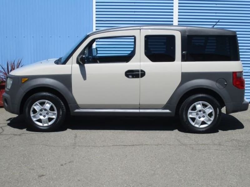 Honda Element LX Sports Utility 2005 price $6,990