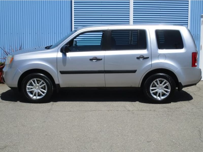 Honda Pilot LX Sports Utility Vehicle 2014 price $7,999