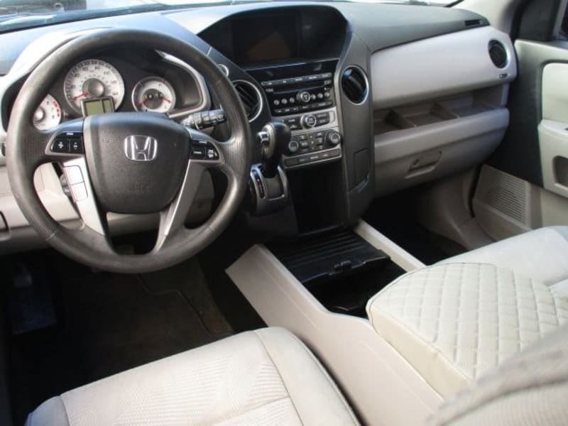 Honda Pilot LX Sports Utility Vehicle 2014 price $7,999