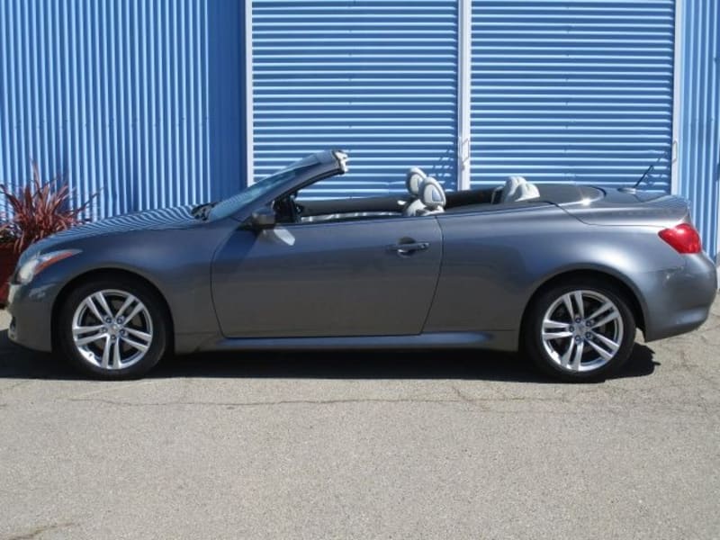 Infiniti G37 Convertible 2010 price $8,990