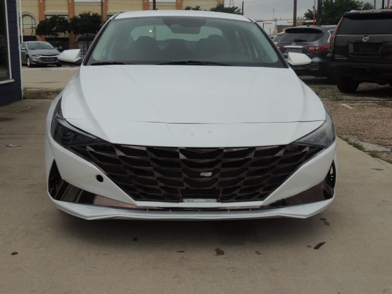 Hyundai Elantra 2022 price $15,995