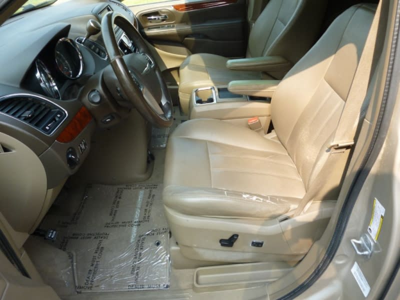 CHRYSLER TOWN & COUNTRY 2012 price $5,999