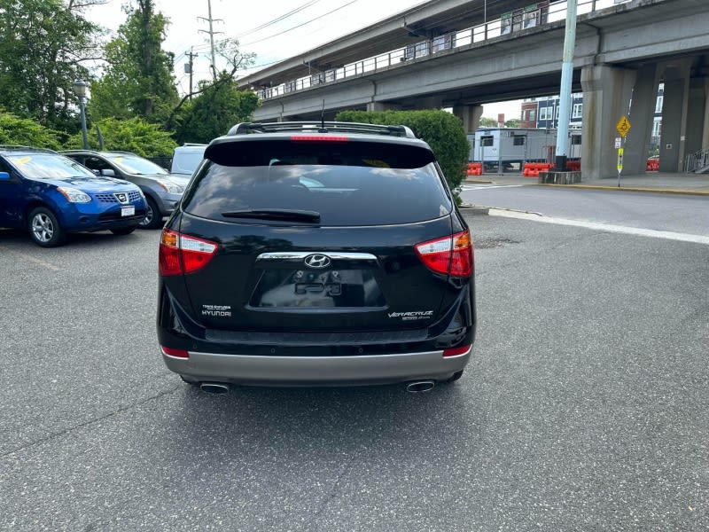 Hyundai Veracruz 2010 price $8,995