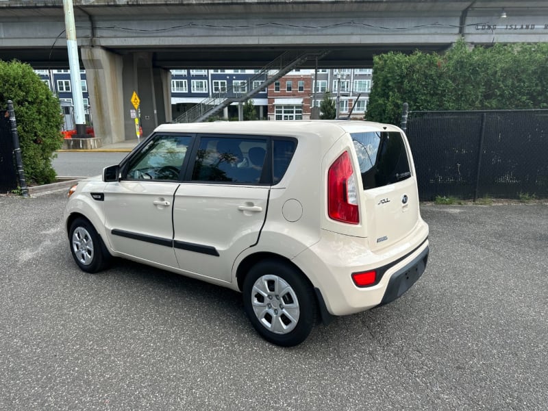 Kia Soul 2013 price $8,995