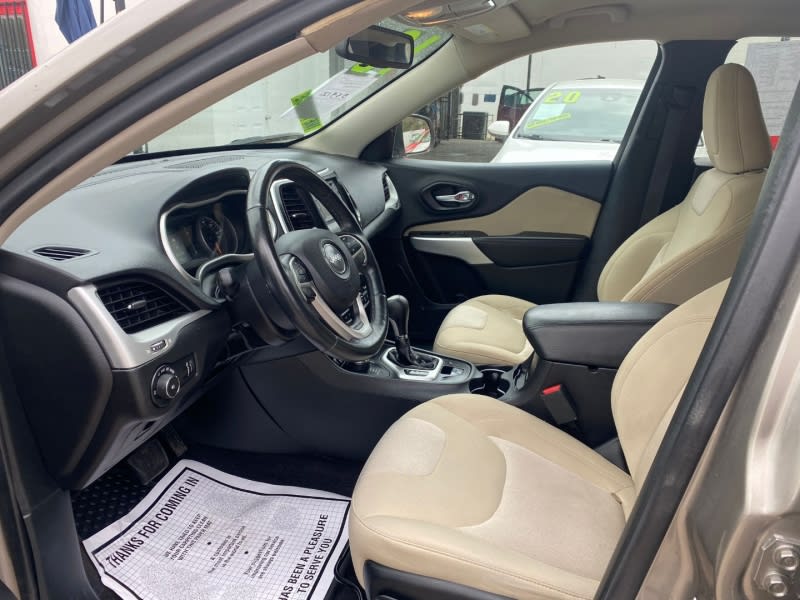 Jeep Cherokee 2018 price $16,800