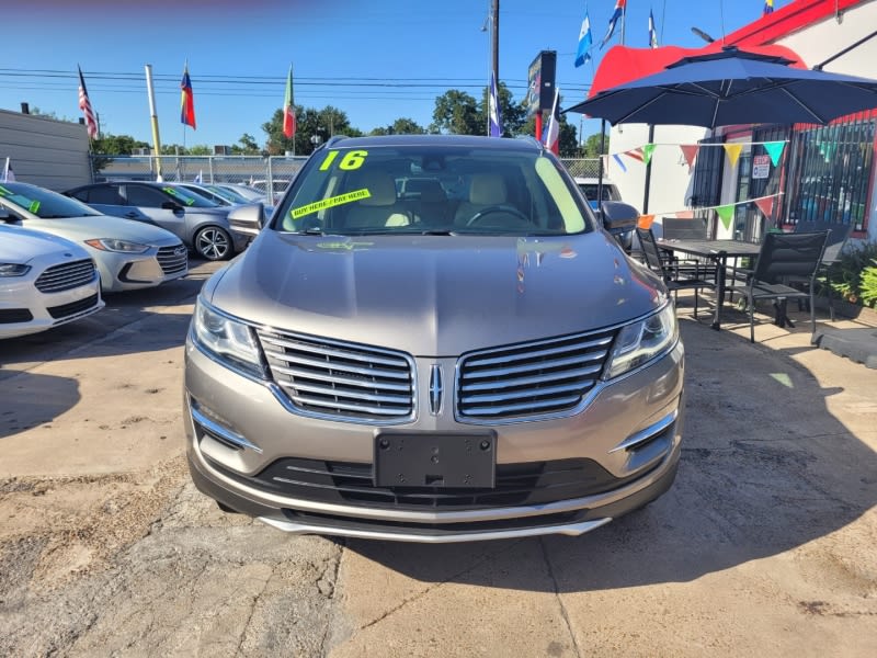 Lincoln MKC 2016 price $19,800