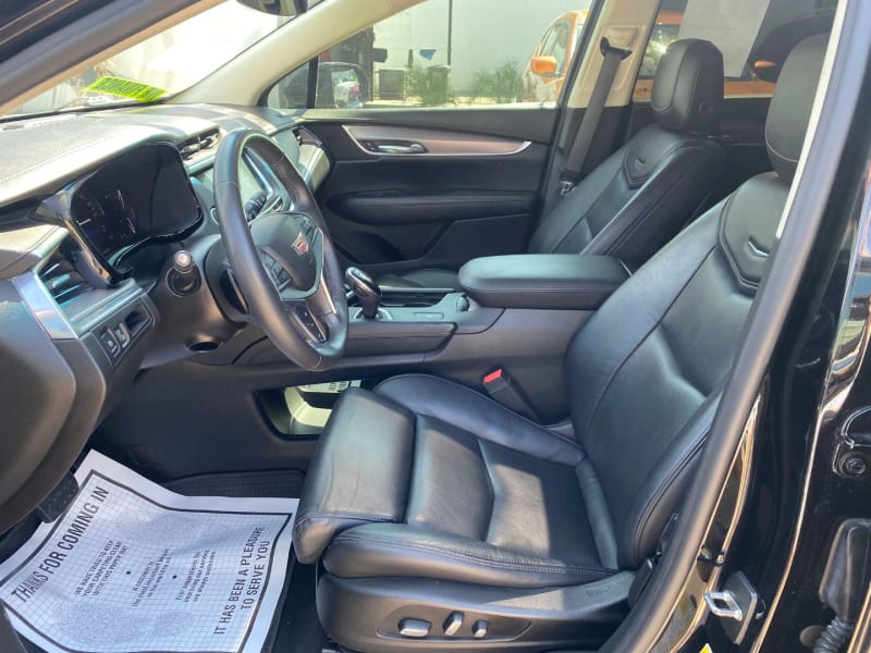 Cadillac XT5 2017 price $6,000