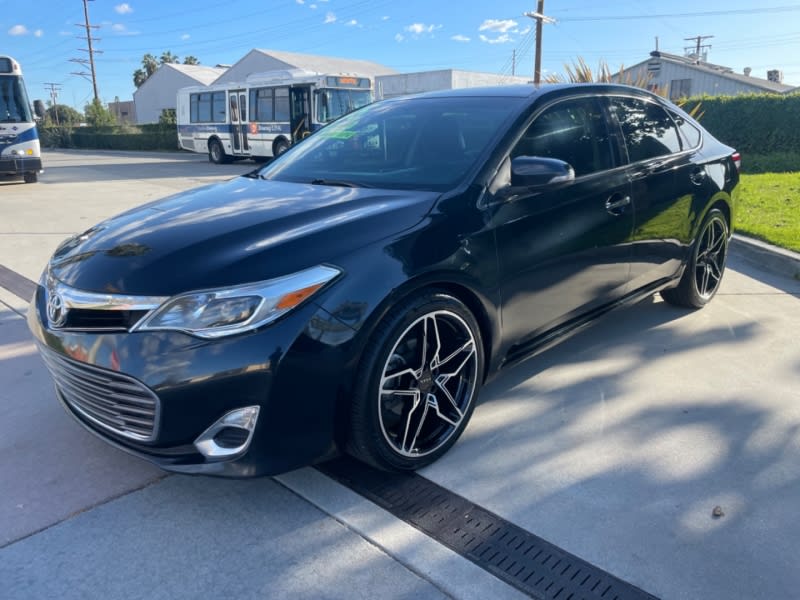 Toyota Avalon 2015 price $12,300 Cash