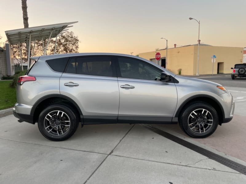 Toyota RAV4 2018 price $18,400 Cash