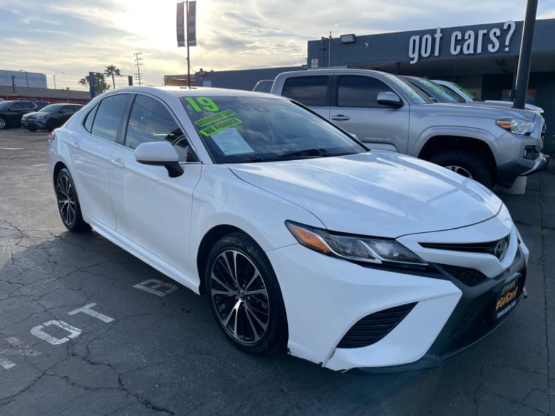 Toyota Camry 2019 price $17,920 Cash