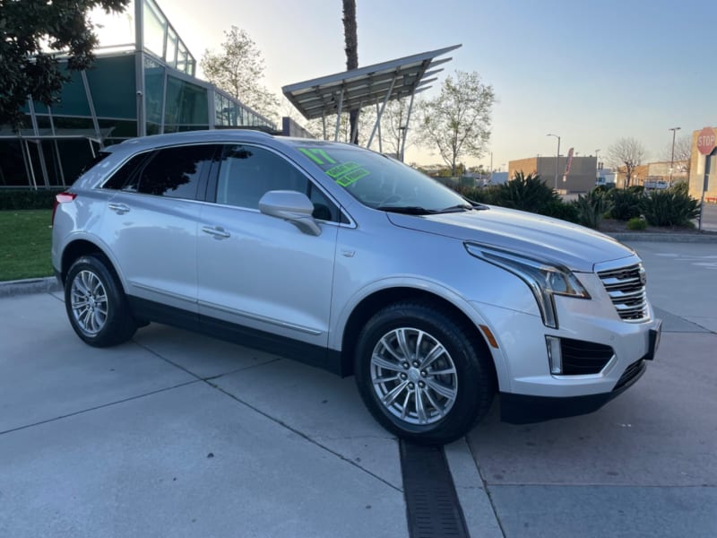 Cadillac XT5 2017 price $15,300 Cash