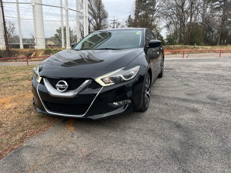 Nissan Maxima 2017 price $12,500