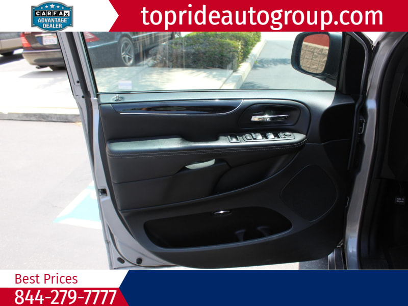 Dodge Grand Caravan 2016 price $8,995