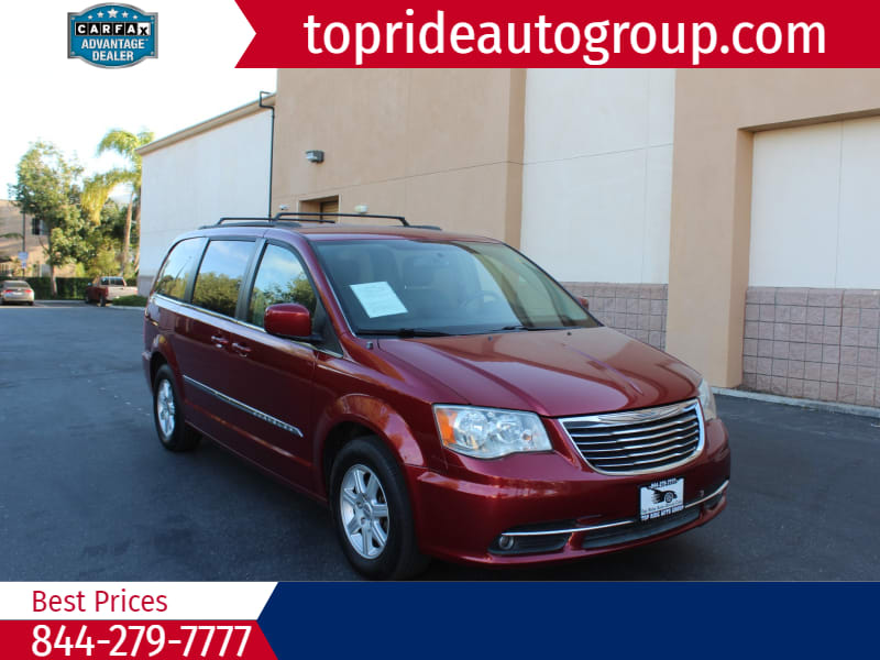 Chrysler Town & Country 2012 price $7,995