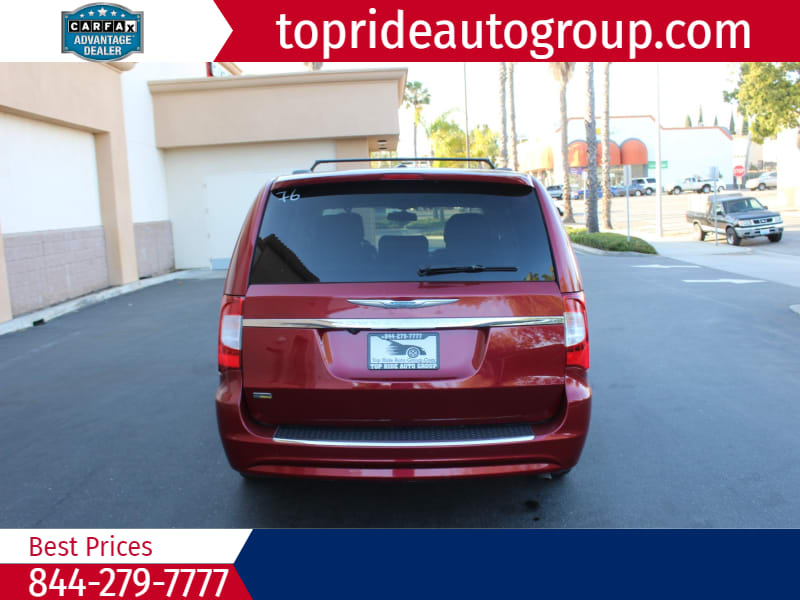 Chrysler Town & Country 2012 price $7,995