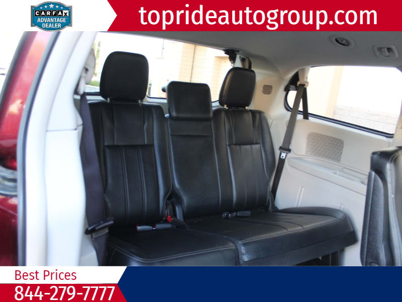 Chrysler Town & Country 2012 price $7,995