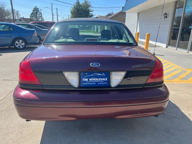 FORD CROWN VICTORIA 2005 price $2,500