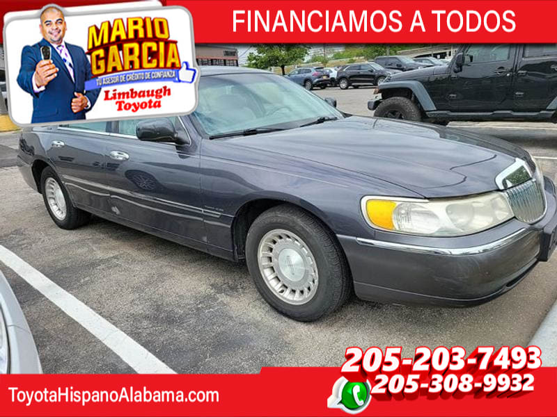 Lincoln Town Car 2000 price Call for Pricing.