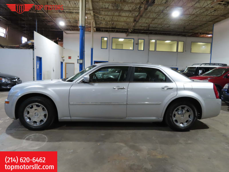 Chrysler 300 2006 price $5,495 Cash