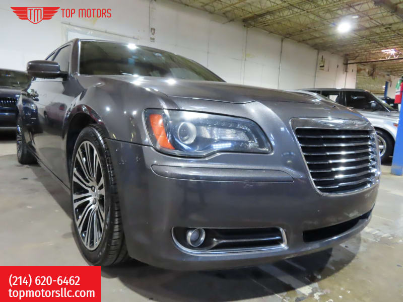 Chrysler 300 2013 price $9,995 Cash