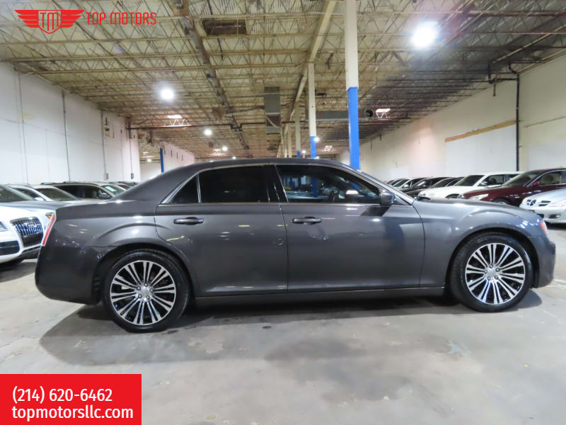 Chrysler 300 2013 price $9,995 Cash