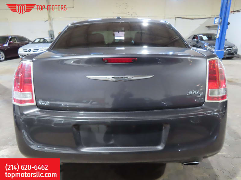 Chrysler 300 2013 price $9,995 Cash