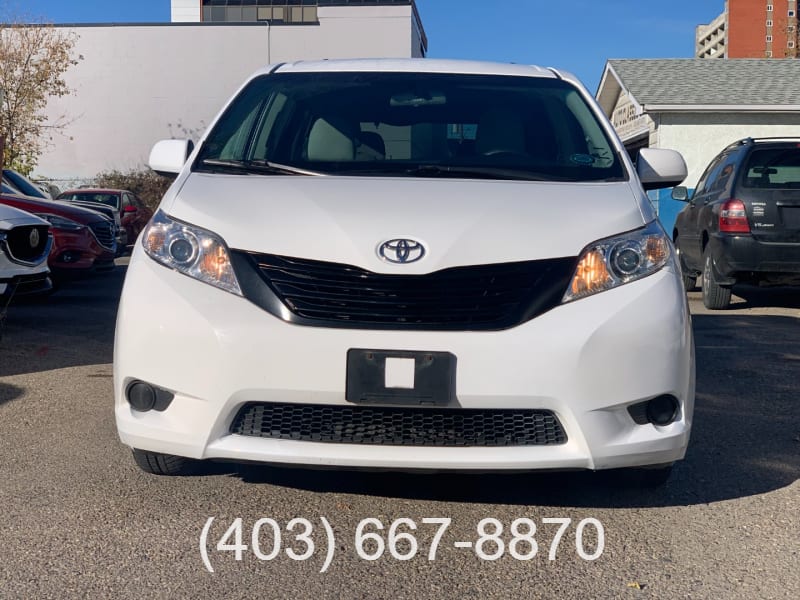 Toyota Sienna 2015 price $24,995