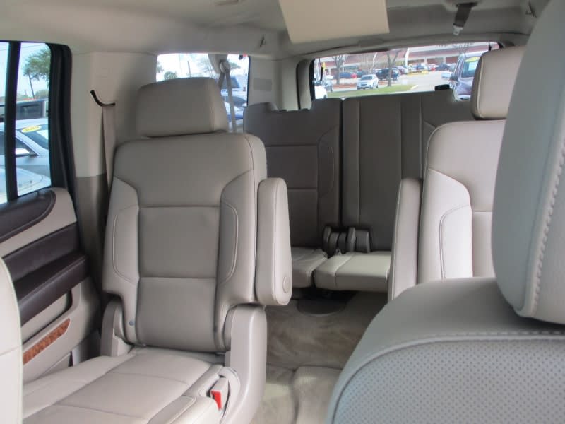 Chevrolet Suburban 2015 price $3,495