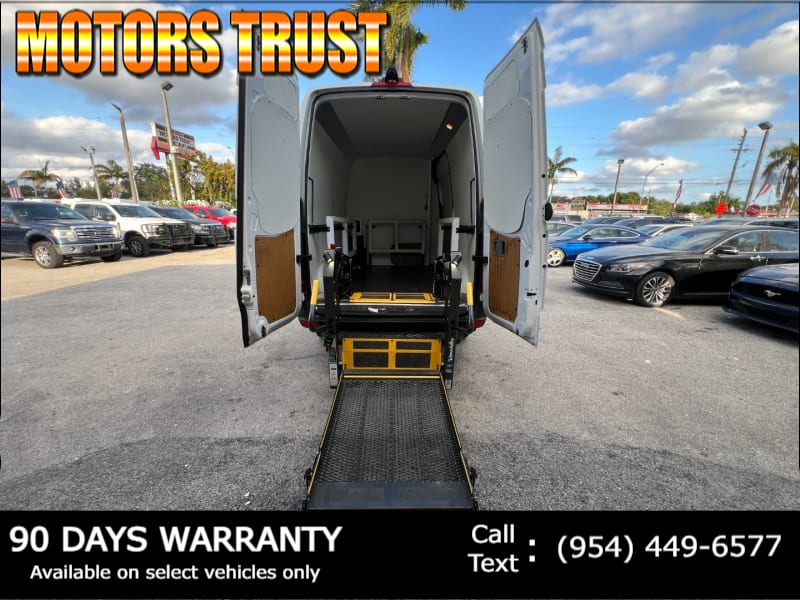 Mercedes-Benz Sprinter Cargo Van 2018 price $15,499