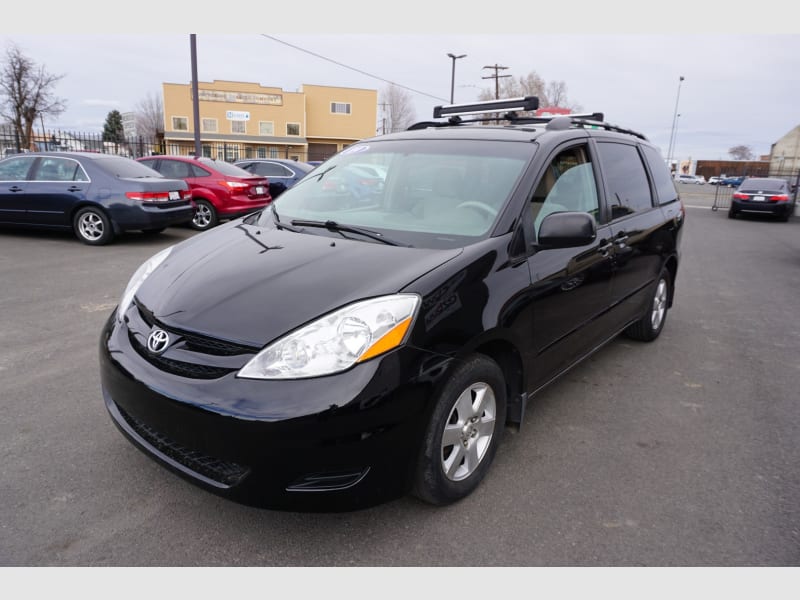 Toyota Sienna 2009 price $6,995