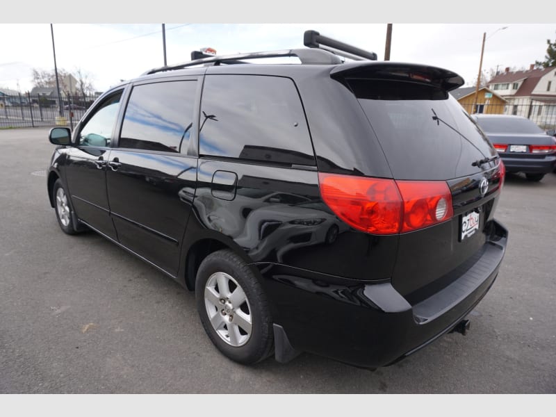 Toyota Sienna 2009 price $6,995