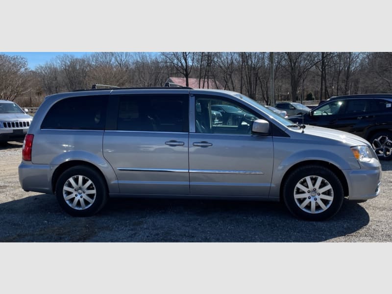 CHRYSLER TOWN & COUNTRY 2013 price $7,490