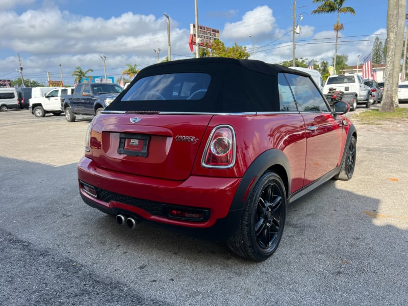 Mini Cooper Convertible 2013 price $5,999