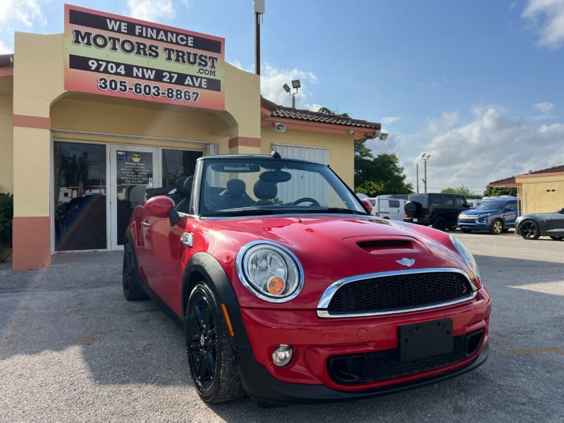 Mini Cooper Convertible 2013 price $5,999