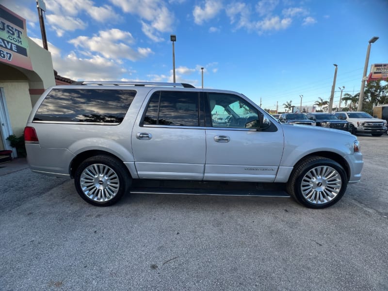 Lincoln Navigator L 2015 price $11,999