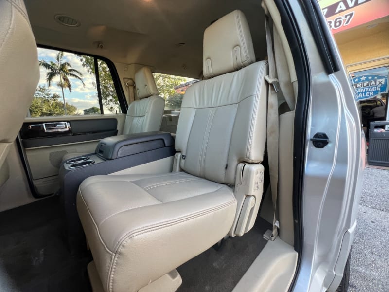 Lincoln Navigator L 2015 price $11,999