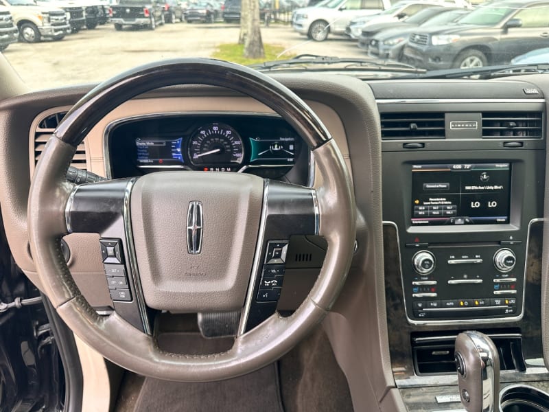 Lincoln Navigator 2015 price $10,499