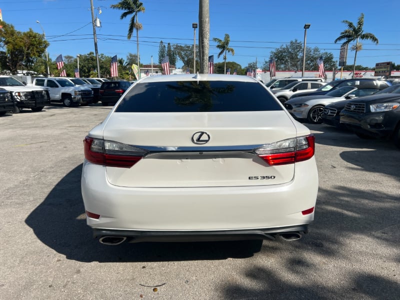 Lexus ES 2017 price $14,299