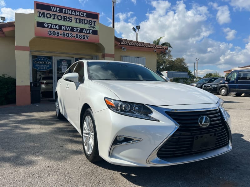 Lexus ES 2017 price $14,299