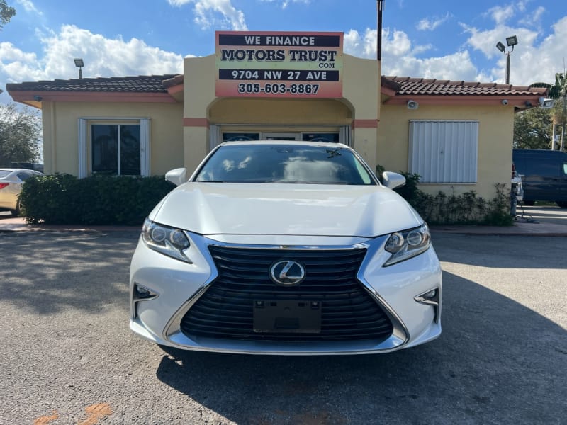 Lexus ES 2017 price $14,299