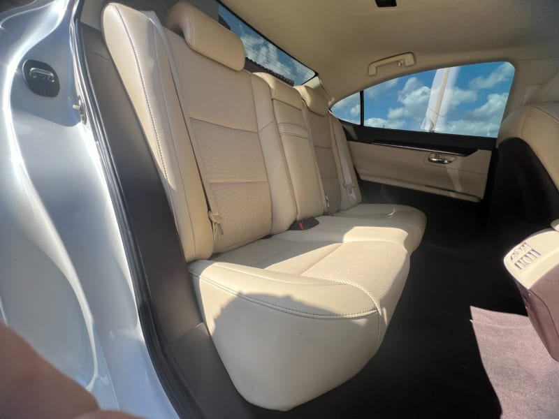 Lexus ES 2017 price $14,299