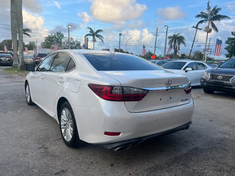 Lexus ES 350 2016 price $15,299