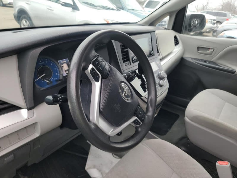 Toyota Sienna 2020 price $23,999