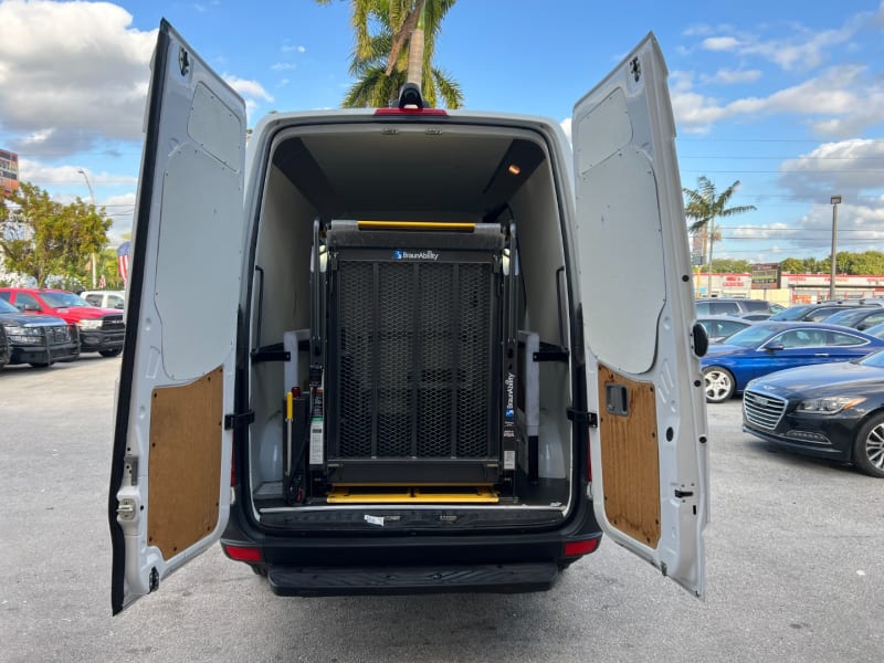 Mercedes-Benz Sprinter Cargo Van 2018 price $15,499