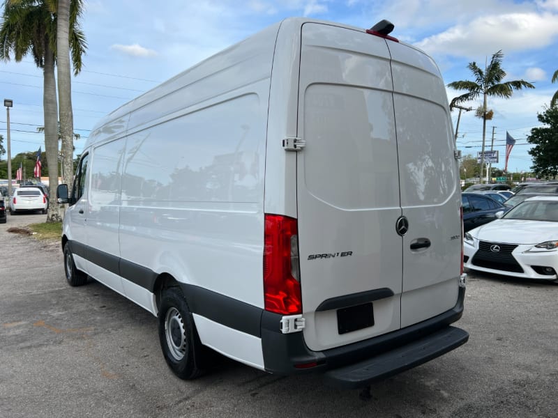 Mercedes-Benz Sprinter Cargo Van 2022 price $34,699