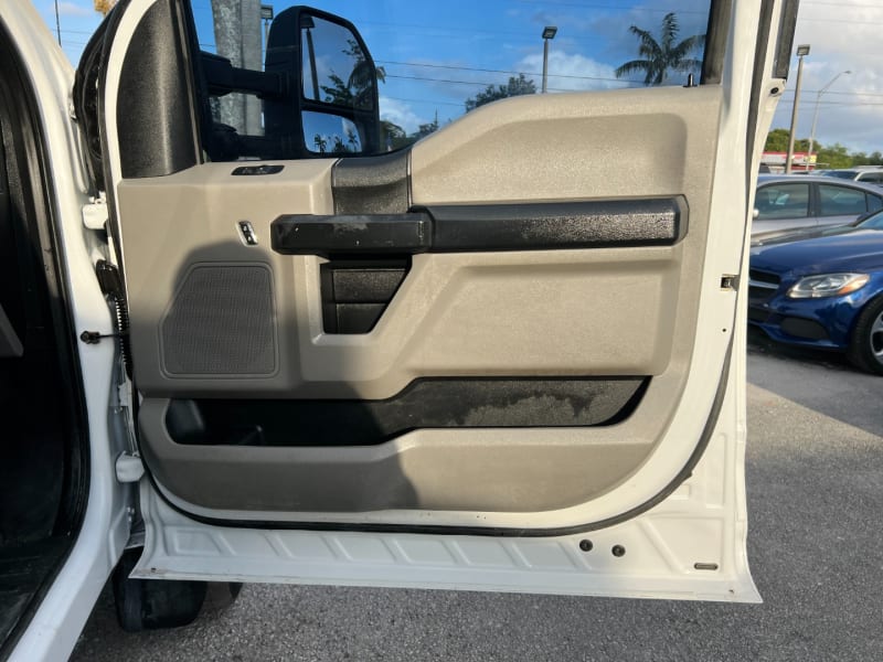 Ford Super Duty F-450 DRW 2018 price $30,999