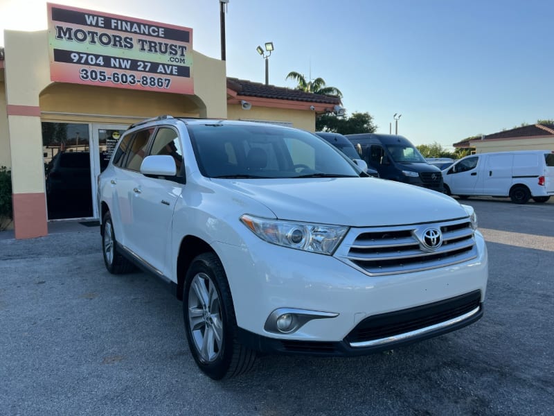 Toyota Highlander 2013 price $8,699