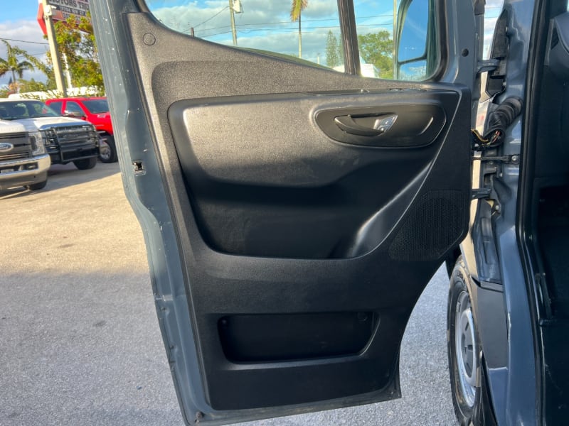 Mercedes-Benz Sprinter Cargo Van 2019 price $28,999