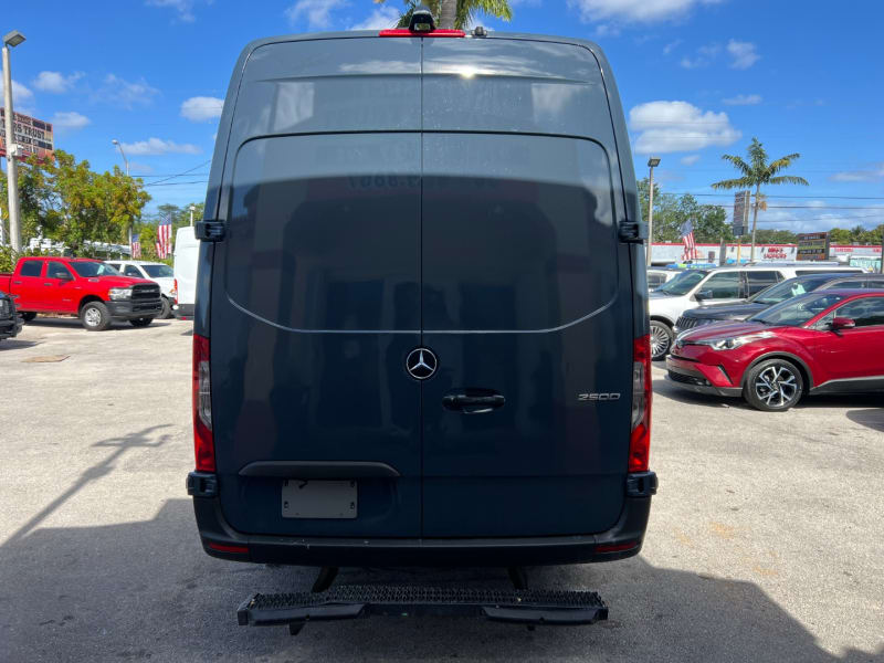 Mercedes-Benz Sprinter Cargo Van 2019 price $27,900